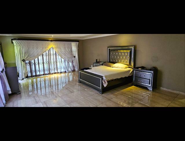 5 BEDROOM HOUSE FOR SALE IN SERALA VIEW